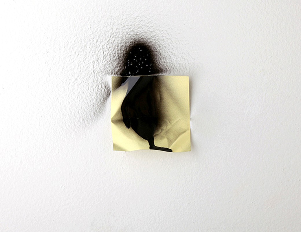 'Post it', 2010. Paint on brass, magnets, spray paint. Size: 3 x 3 inches. Ed. 5